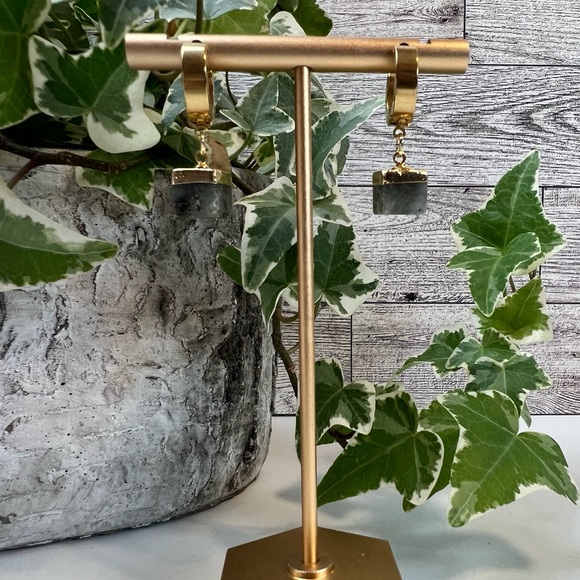 Stone Dainty Gold Hoops - Elegant Classic Earrings - Small Minimalist Hoop - Picture 7 of 16